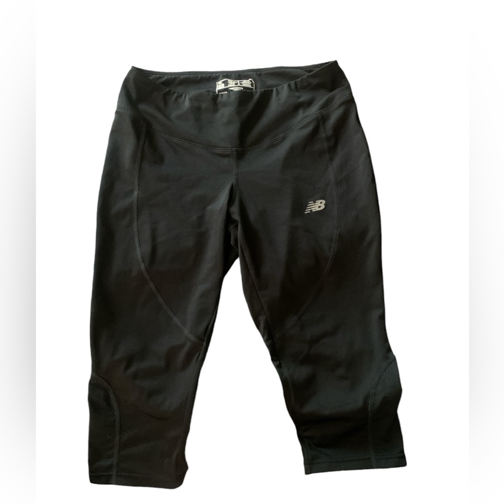 New Balance Black Lightning Dry Capri‎ Leggings In Size Medium